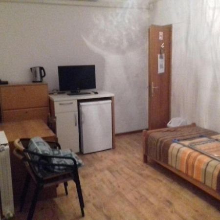 ロヴィニ Vila Albatros Bed & Breakfast エクステリア 写真