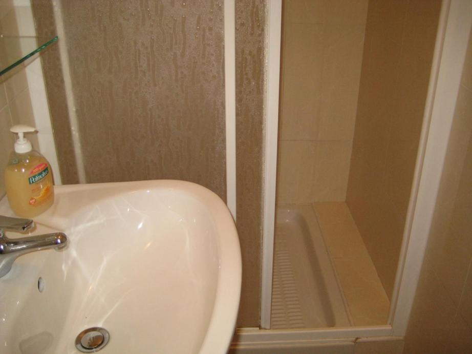 ロヴィニ Vila Albatros Bed & Breakfast エクステリア 写真